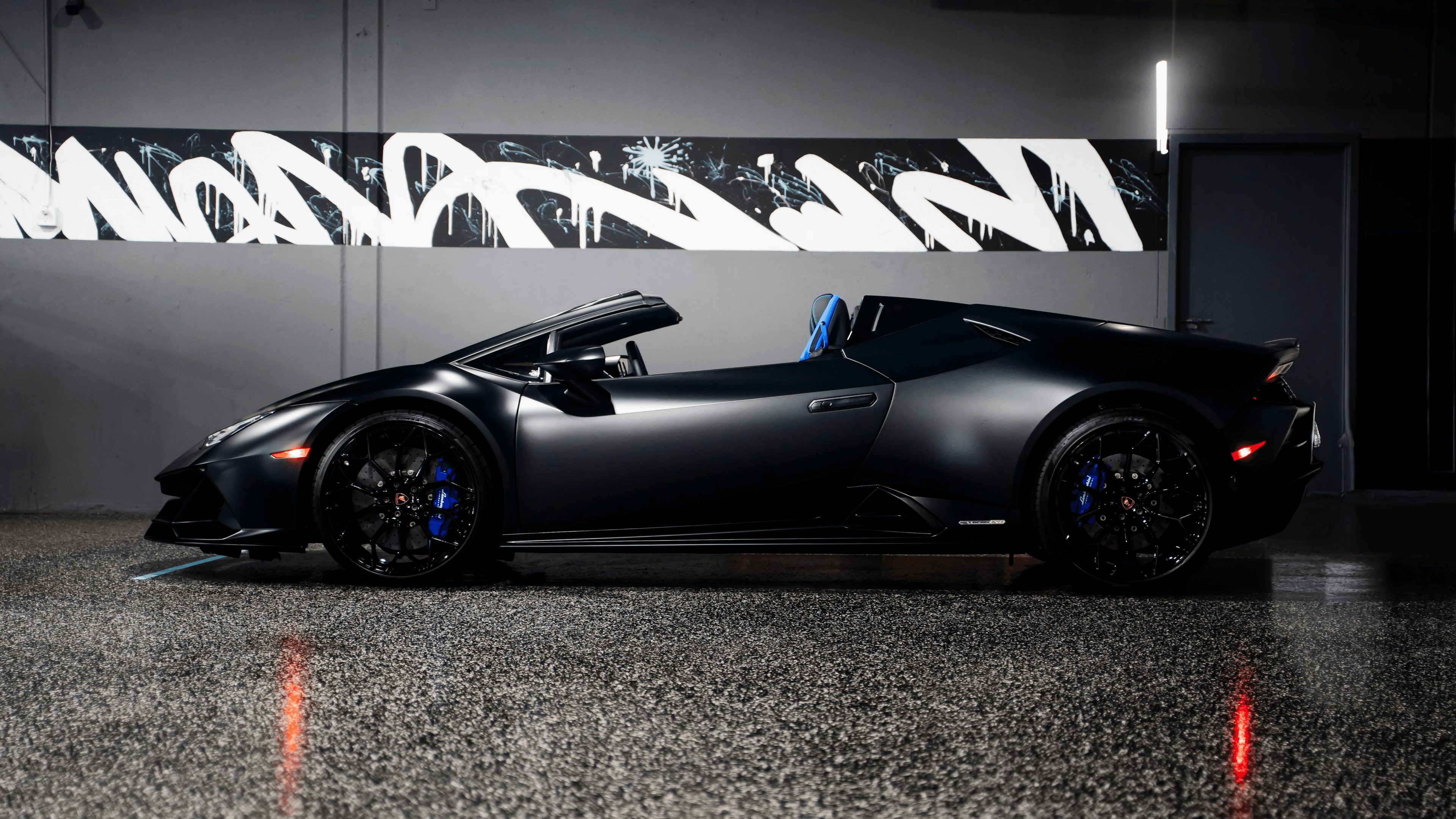 Lamborghini Huracán EVO Spyder preload next