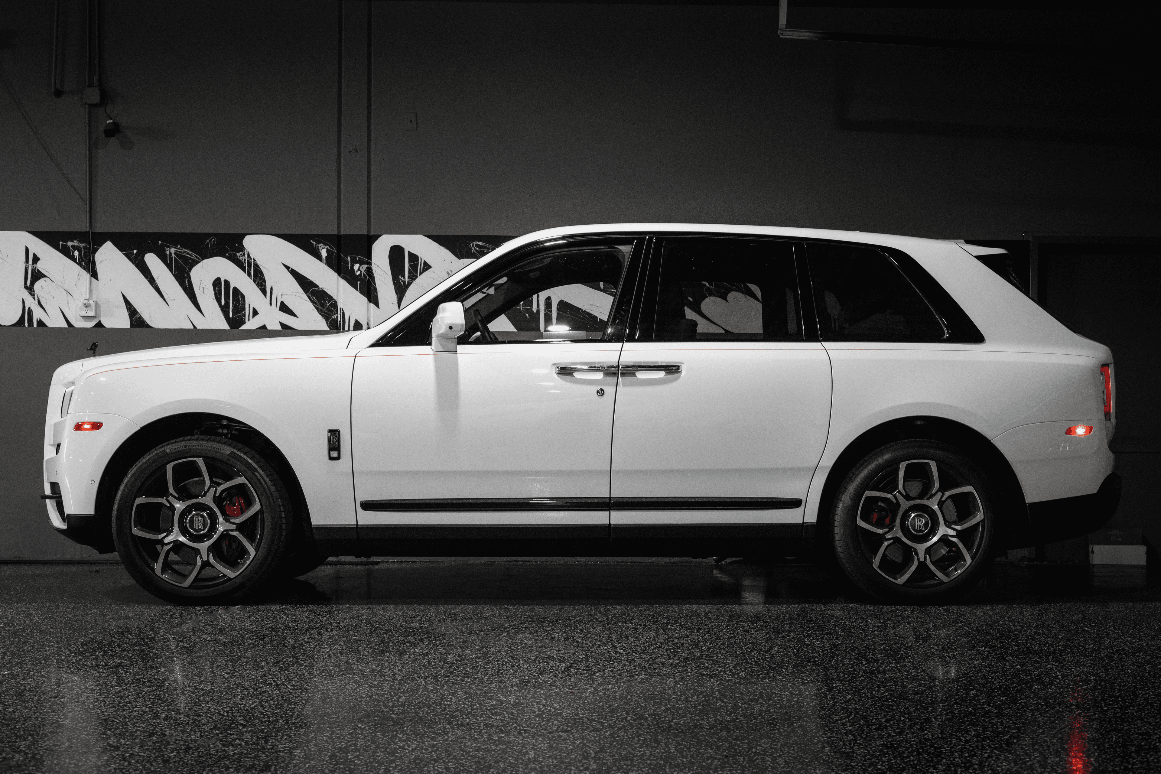 Rolls-Royce Cullinan Black Badge preload next